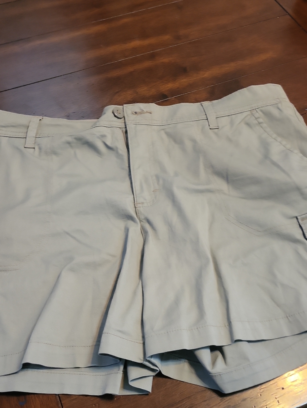 Lee Women's Light Kaki Cargo Shorts